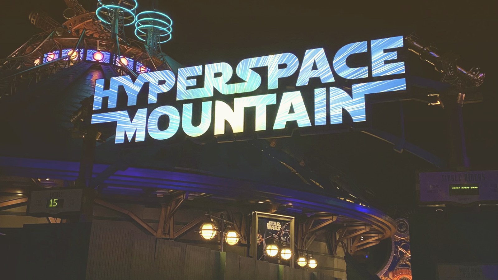 Foto 1 van Star Wars Hyperspace Mountain
