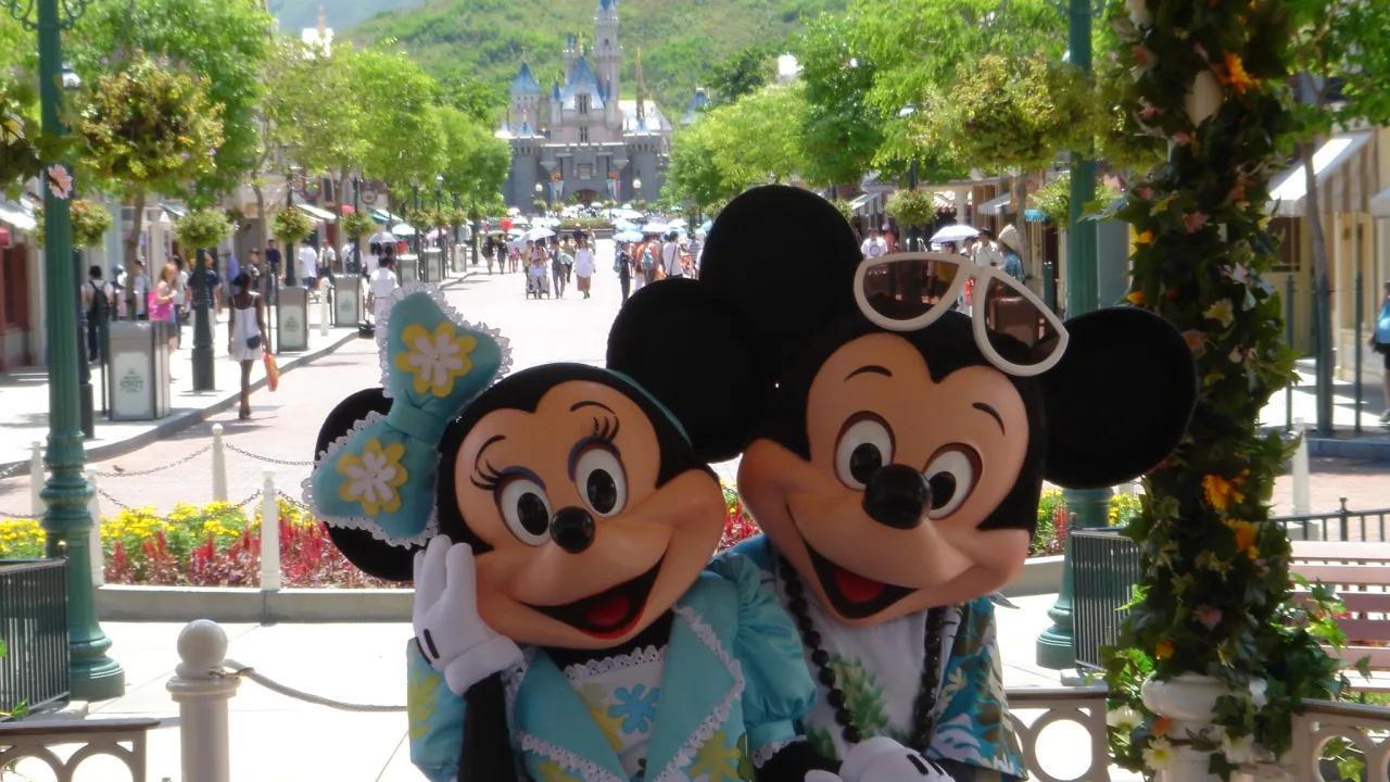 Meet Mickey at Town Square