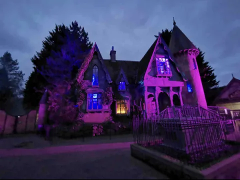 Foto 2 av The Curse at Alton Manor