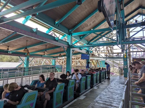 Foto 2 av Iron Gwazi