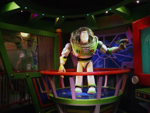 Foto 2 af Buzz Lightyear Laser Blast