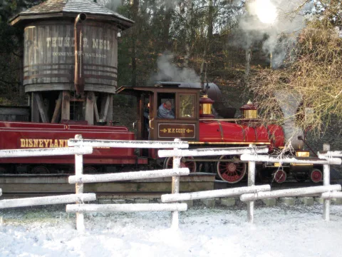 Foto 3 af Disneyland Railroad Frontierland Depot