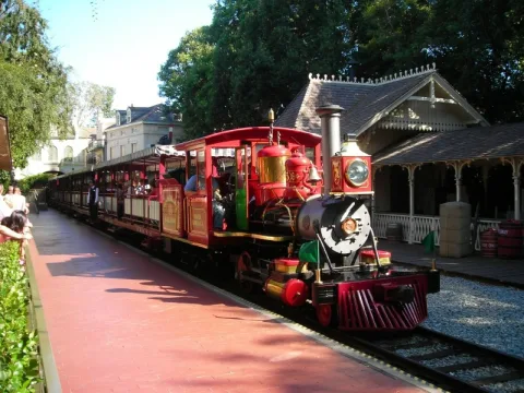 Foto 2 af Disneyland Railroad