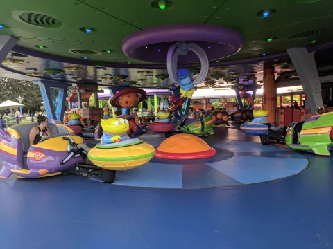 Foto 2 af Alien Swirling Saucers