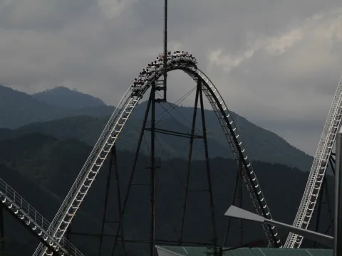 Foto 2 af Fujiyama - King of Coasters