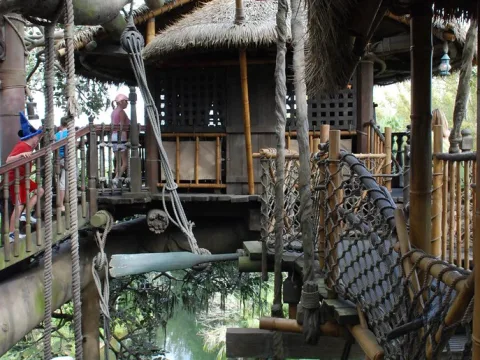 Foto 2 av Swiss Family Treehouse