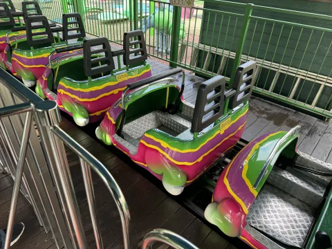 Foto 3 van Cat-O-Pillar Coaster