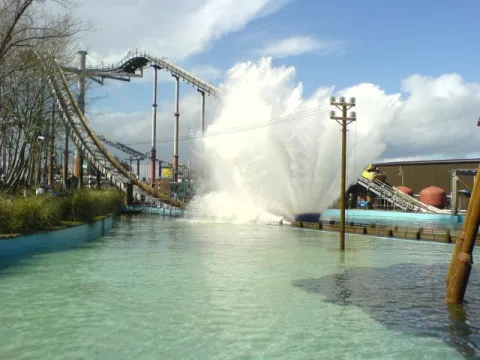 Foto 2 av Tidal Wave