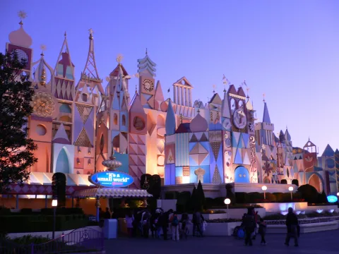 Foto 2 van “it's a small world”