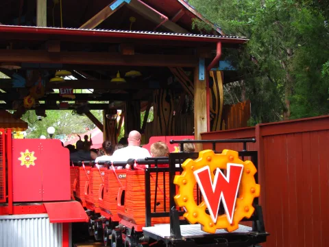 Foto 3 af Trolls Trollercoaster
