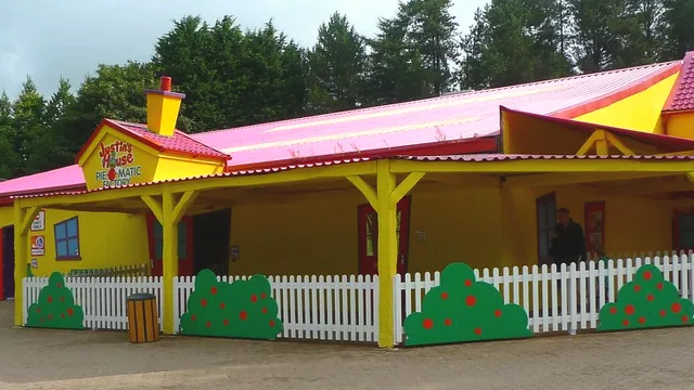 Justin's House Pie-O-Matic Factory