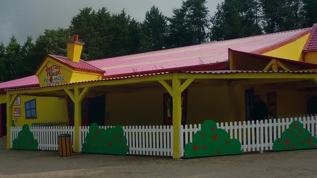 Justin's House Pie-O-Matic Factory