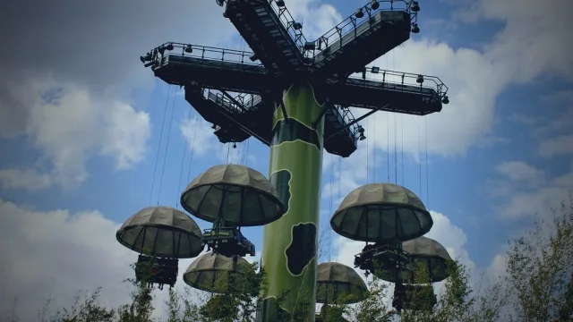 Toy Soldiers Parachute Drop