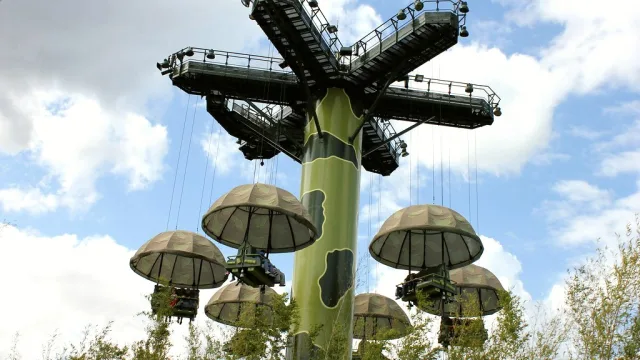 Toy Soldiers Parachute Drop