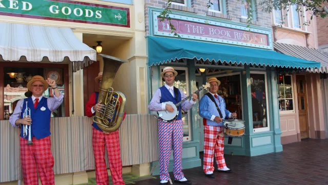 Main Street Straw Hatters