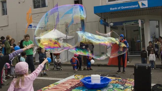 Sparkling soap bubbles with Rulantica Vikings