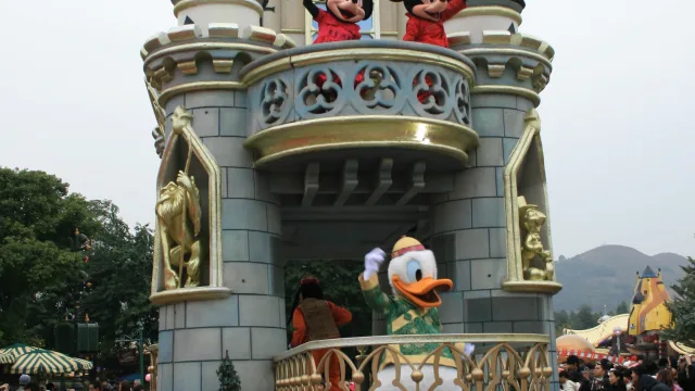 Meet Minnie at Town Square