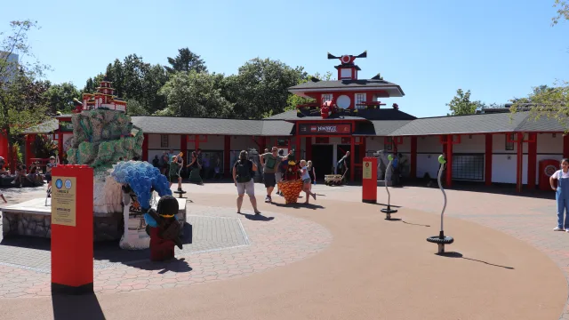 Meet N' Greet - LEGO® NINJAGO® World
