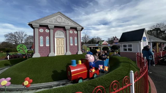 Grandpa Pig's Little Train