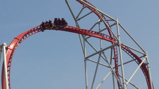 100% Wolf – The family roller coaster