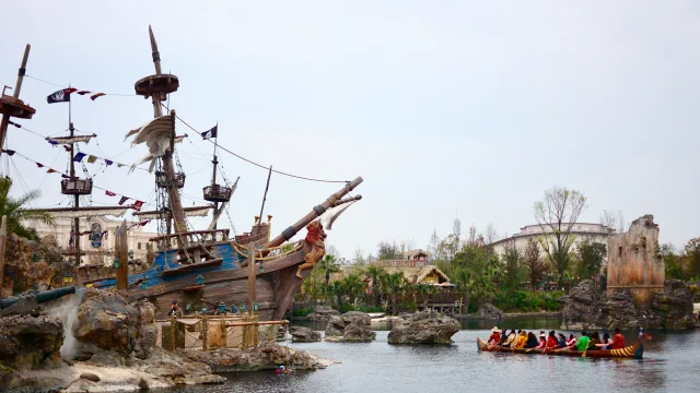 Explorer Canoes