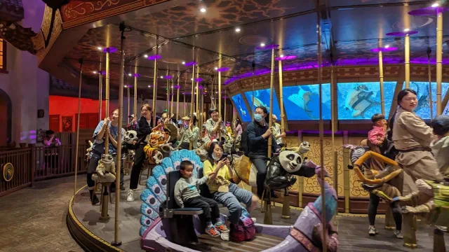 Carousel of Kung Fu Heroes