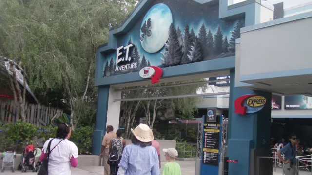 E.T. Adventure™