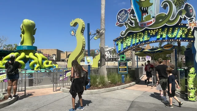 Kang & Kodos' Twirl 'n' Hurl