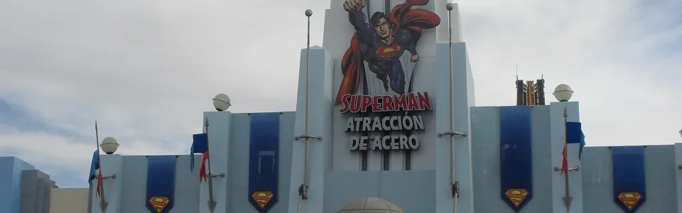SUPERMAN™: La Atracción de Acero