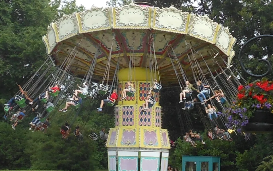 Zdjęcie 1 autorstwa Flying Carrousel
