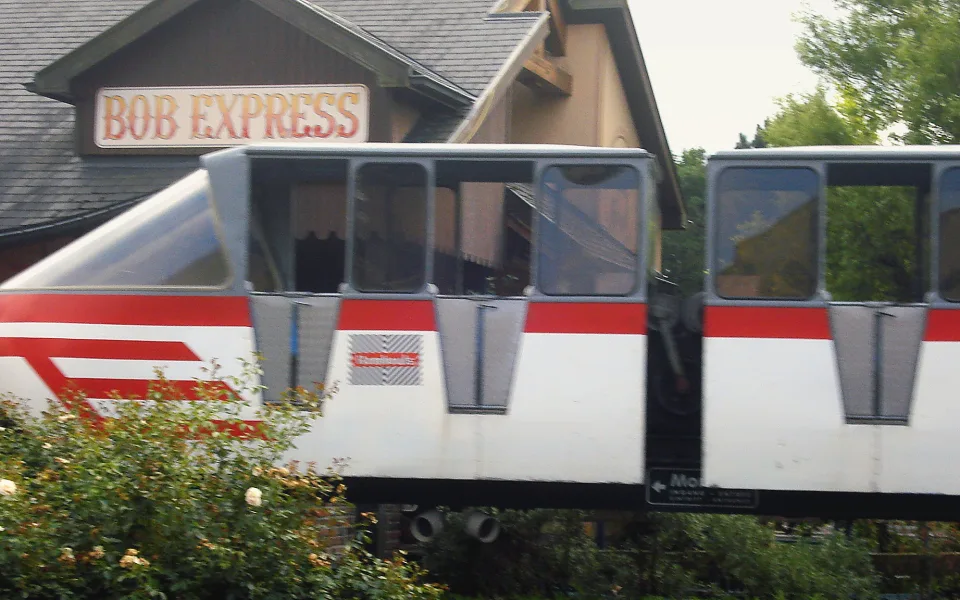 Foto 1 av Monorail
