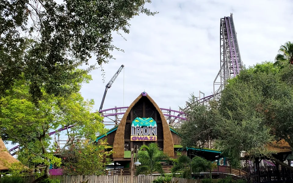 Foto 1 av Iron Gwazi