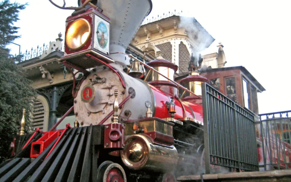 Foto 1 von Disneyland Railroad Main Street Station