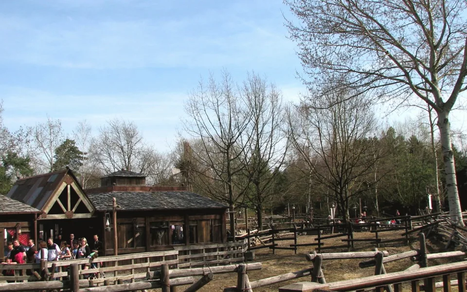 Foto 1 av Frontierland Playground
