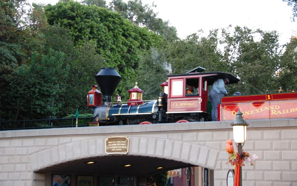 Foto 1 af Disneyland Railroad