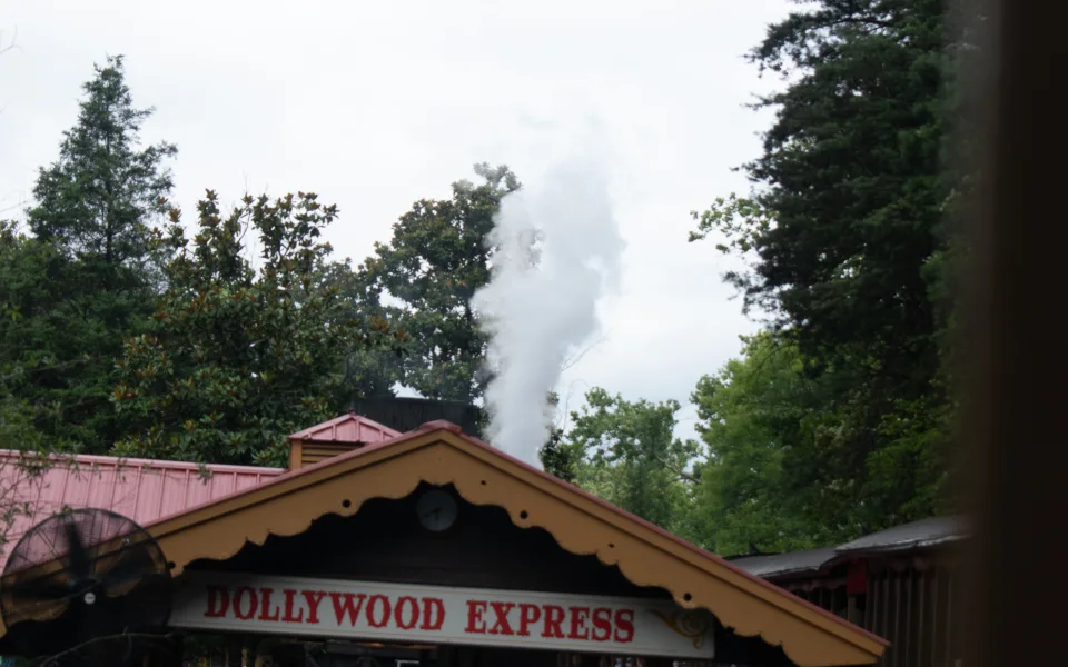 Foto 1 av Dollywood Express Train Depot