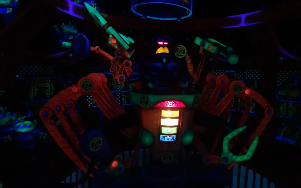 Foto 1 av Buzz Lightyear’s Space Ranger Spin