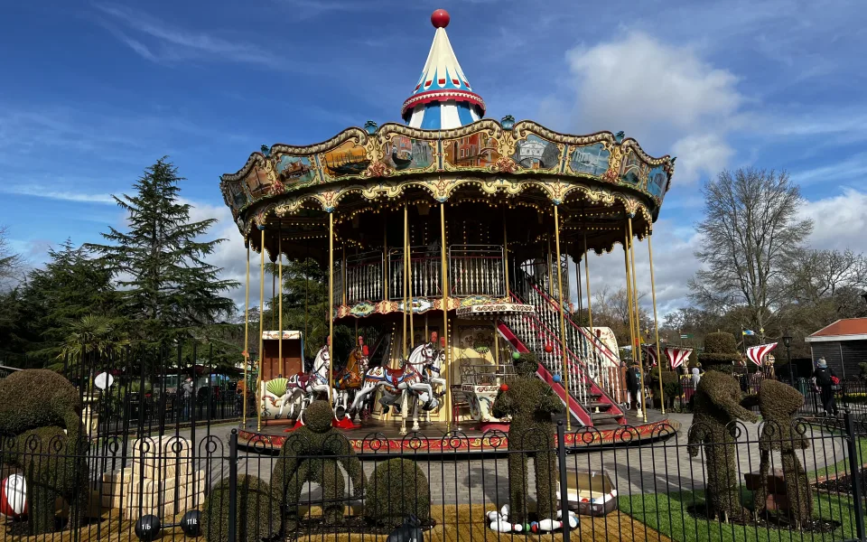 Foto 1 av The Victorian Carousel