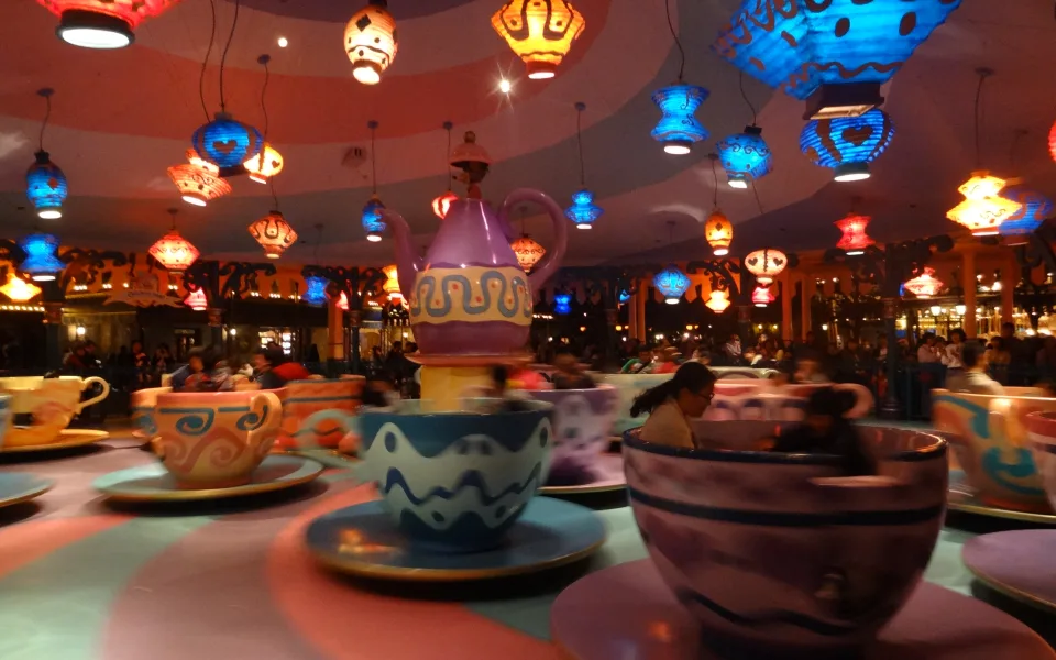 Foto 1 av Alice's Tea Party