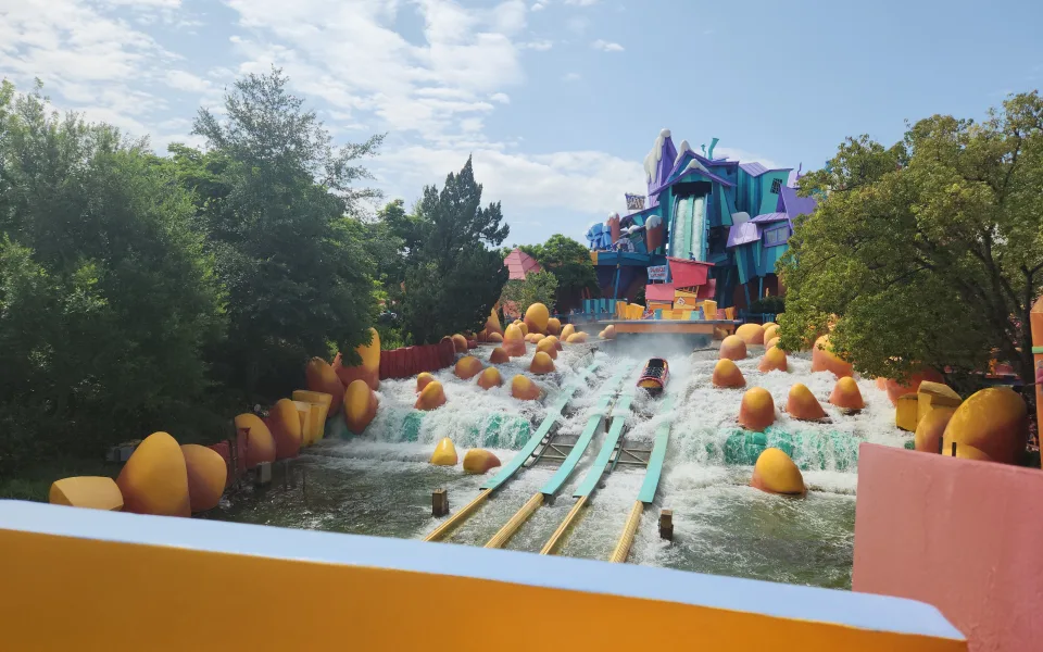 Foto 1 af Dudley Do-Right's Ripsaw Falls®